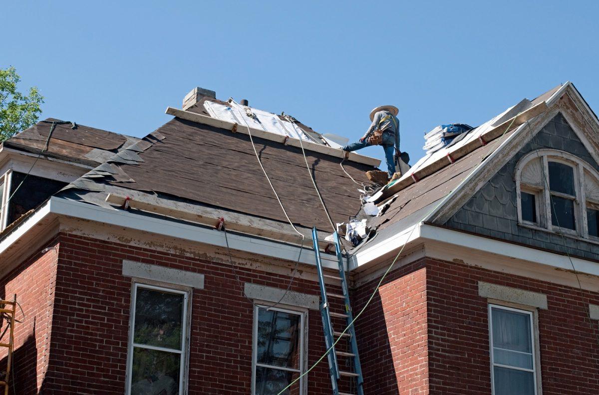 qualities roofing contracts need to have